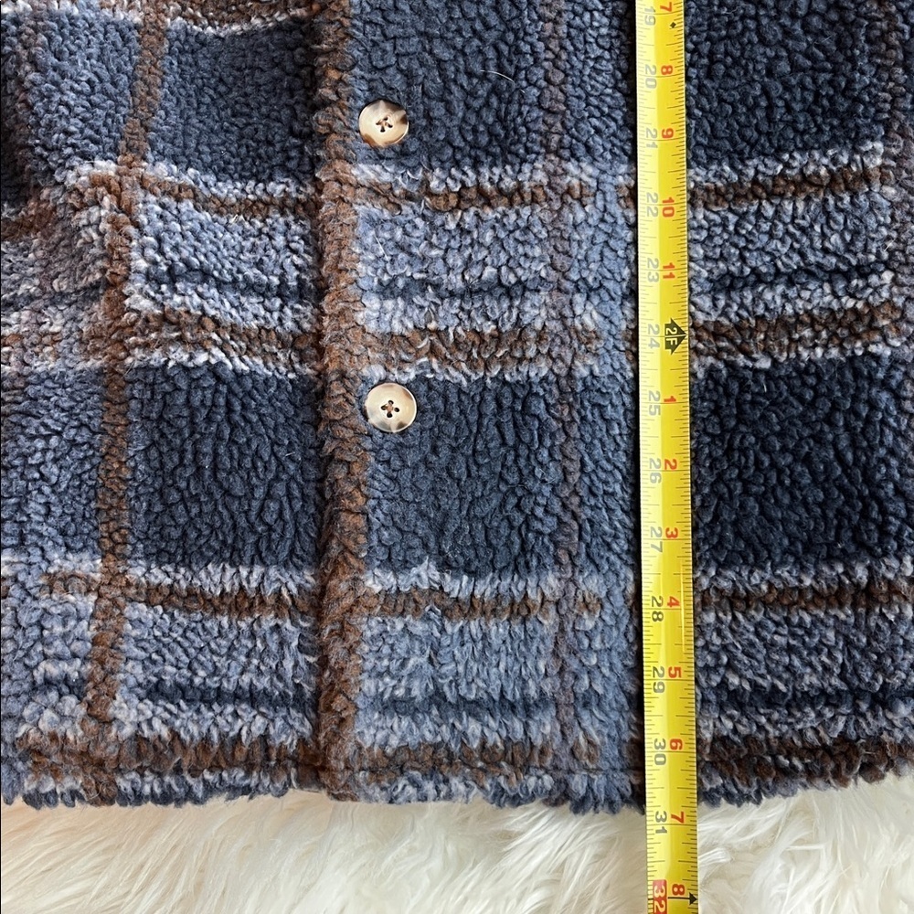 🆕Volcom Women’s Sherpa Jacket Silent Sherpa ll Navy Plaid Pockets Size M Shacket - Picture 12 of 13